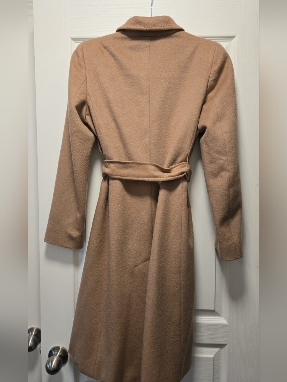 MaxMara Soft Camel Cashmere-Blend Coat - Picture 2 of 5